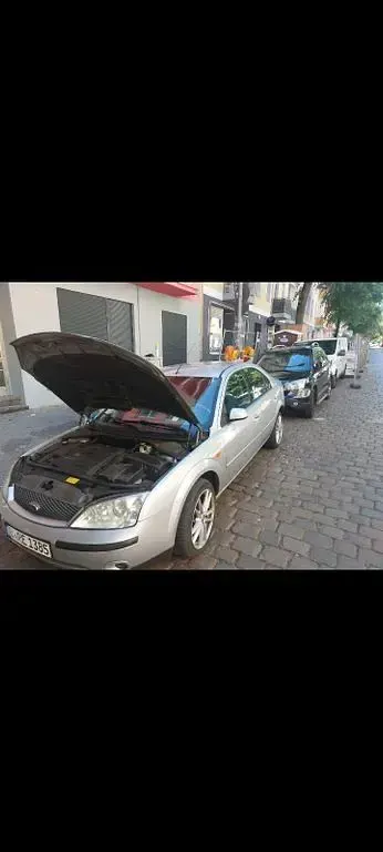 Gebraucht Ford Mondeo 125 PS (91 kW) 2002 Grau Limousine