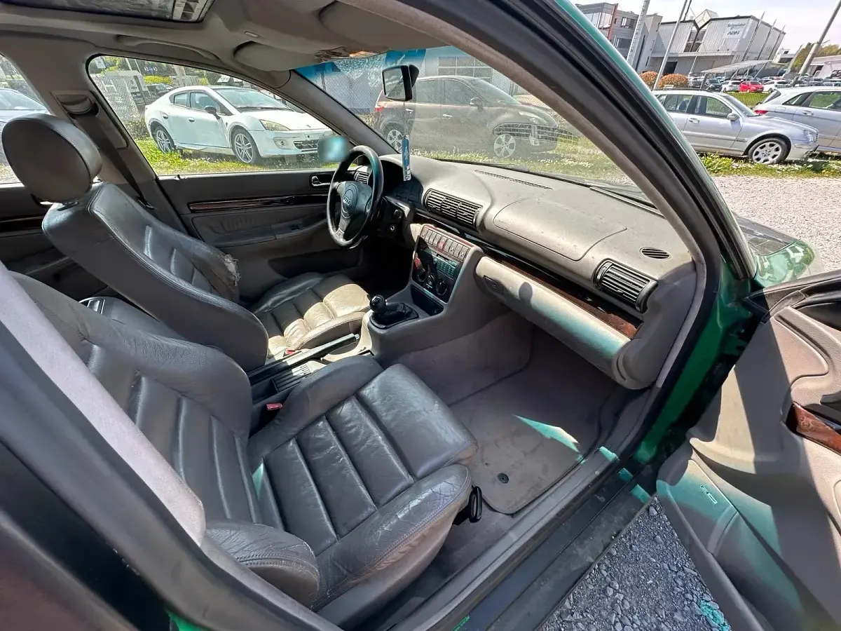 Używany Audi A4 110 KM (80 kW) 1997 Zielony Sedan/Limuzyna
