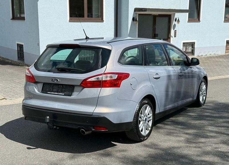 Gebraucht Ford Focus Titanium 140 PS (102 kW) 2014 Silber Limousine