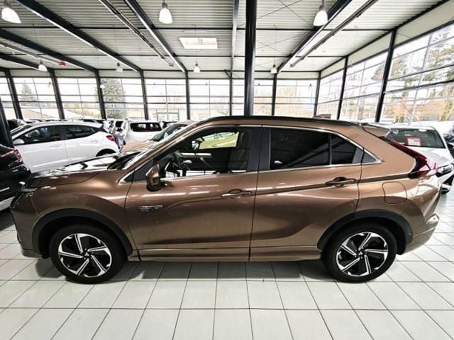 Gebraucht Mitsubishi Eclipse Cross Plus 188 PS (138 kW) 2022 M) (braun SUV