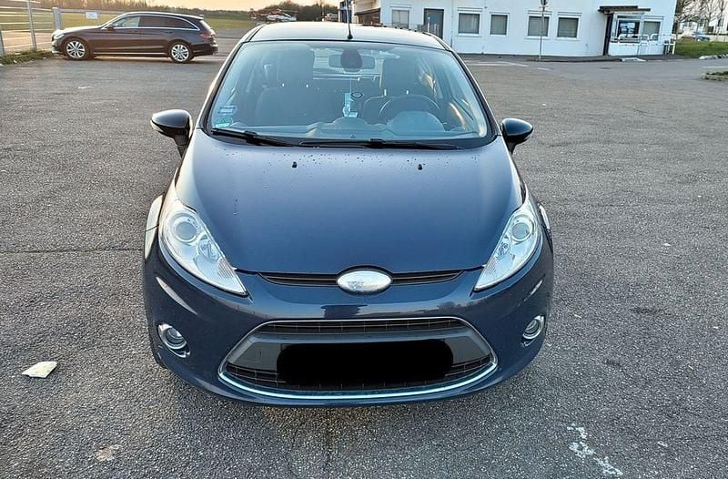 Gebraucht Ford Fiesta Titanium 82 PS (60 kW) 2009 Blau Kleinwagen