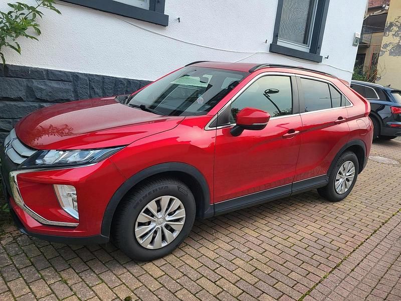 Rot Gebraucht 2019 Mitsubishi Eclipse Cross SUV | 12.900 € (Fairer Preis) - Bild 1/4