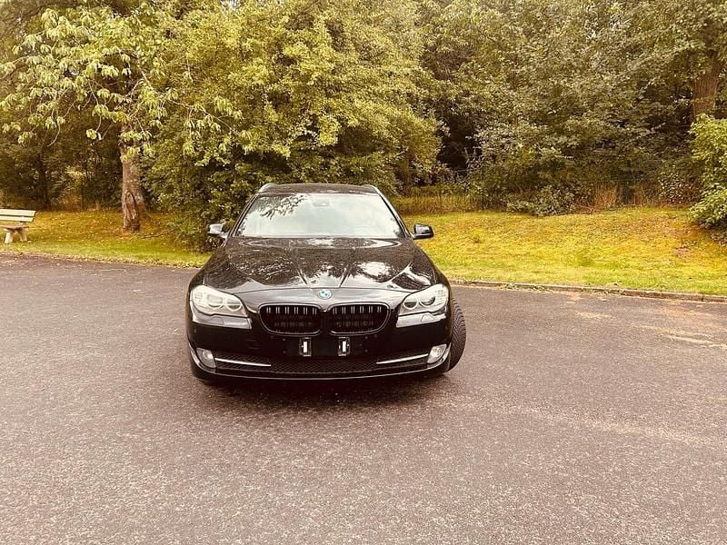 Schwarz Gebraucht 2011 BMW 535 Sport Line Kombi | 12.500 € (Guter Preis) - Bild 1/4