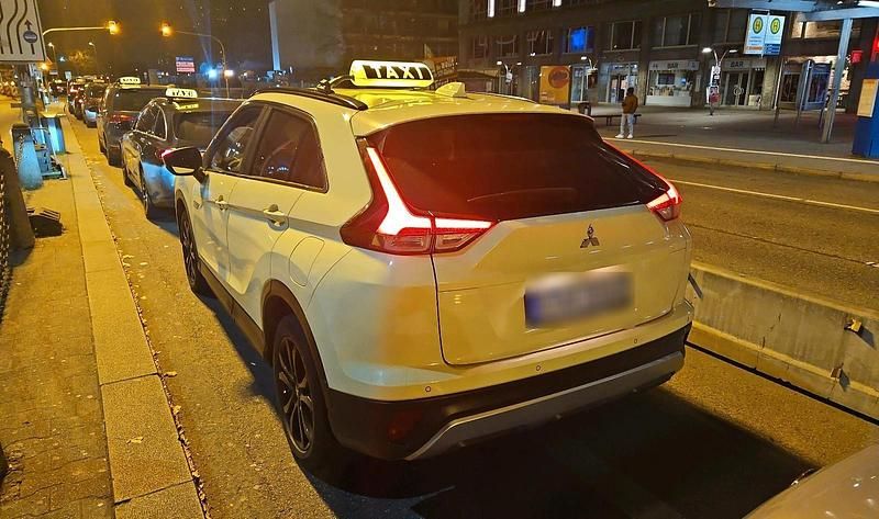 Gebraucht Mitsubishi Eclipse Cross 188 PS (138 kW) 2021 Weiß SUV