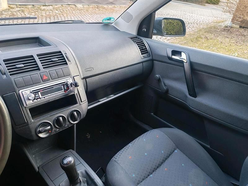 Gebraucht VW Polo 54 PS (39 kW) 2003 Schwarz Kleinwagen