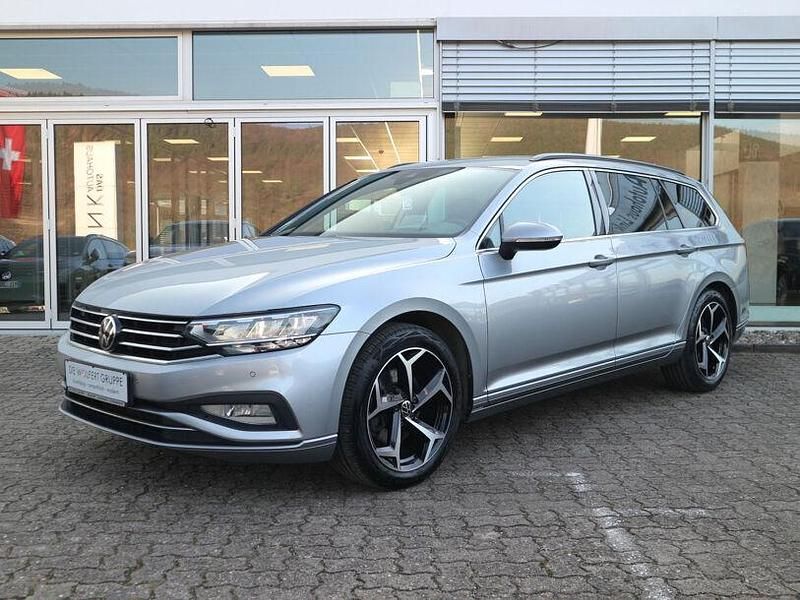 Gebraucht VW Passat Business 200 PS (147 kW) 2023 Silber Kombi