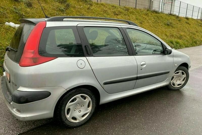 Grau Gebraucht 2003 Peugeot 206 Kombi | 1.290 € (Guter Preis) - Bild 1/4