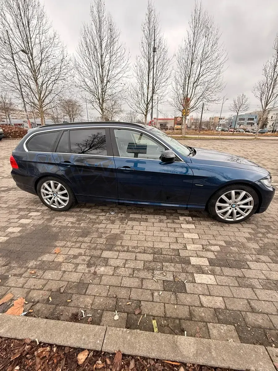 Second-hand BMW 320 184 CP (135 kW) 2011 Albastru Break