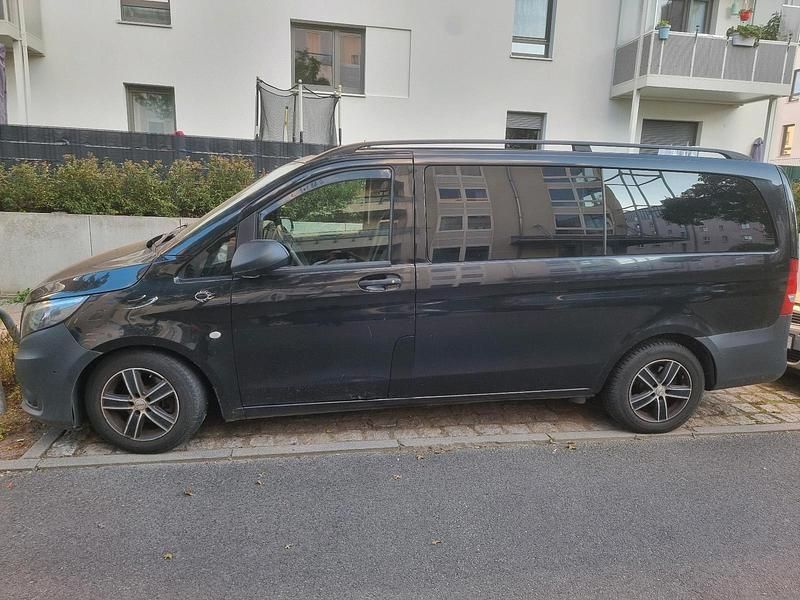 Schwarz Gebraucht 2015 Mercedes Vito Van / Kleinbus | 15.400 € - Bild 1/4