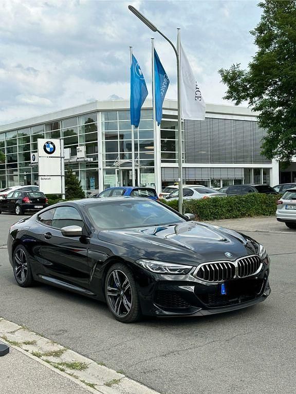 Schwarz Gebraucht 2022 BMW M850 Efficient Dynamics Coupé | 59.490 € (Guter Preis) - Bild 1/4