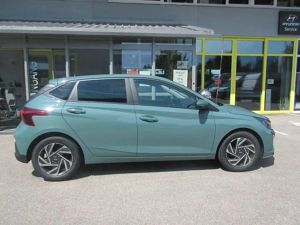 Neu Hyundai i20 Pure 79 PS (58 kW) 2025 Grün Kleinwagen
