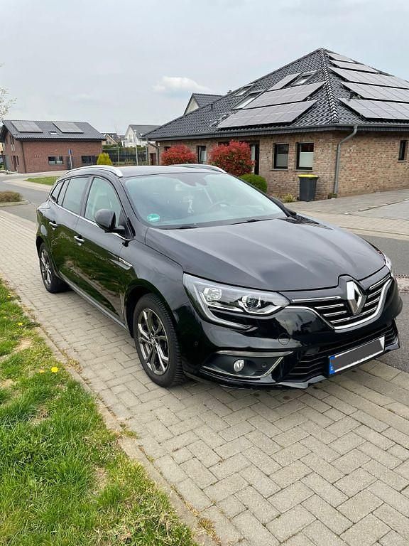 Schwarz Gebraucht 2018 Renault Mégane IV Bose Edition Limousine | 9.999 € (Superpreis) - Bild 1/4