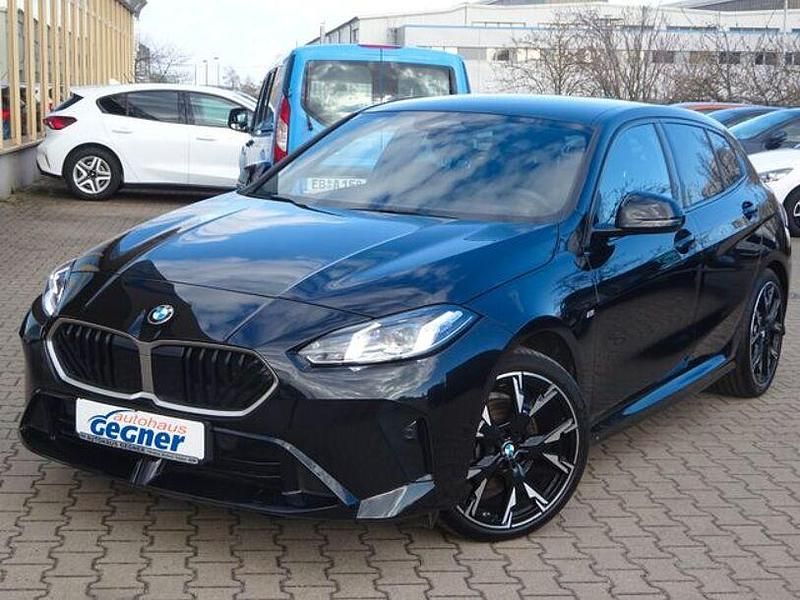 Gebraucht BMW 118 M Sport 150 PS (110 kW) 2025 Saphirschwarz Kleinwagen