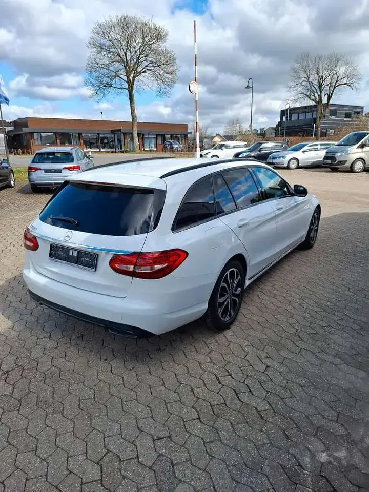 Gebraucht Mercedes C180 116 PS (85 kW) 2018 Weiß Kombi
