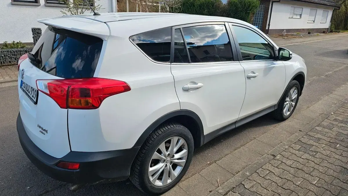 Gebraucht Toyota RAV4 151 PS (111 kW) 2013 Weiß SUV
