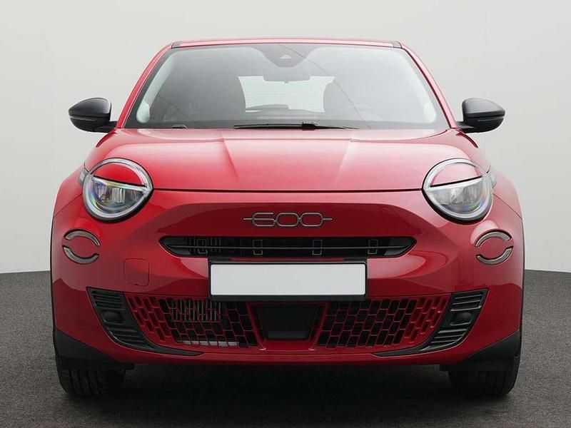 Gebraucht Fiat 600 Red 101 PS (74 kW) 2025 Rot SUV