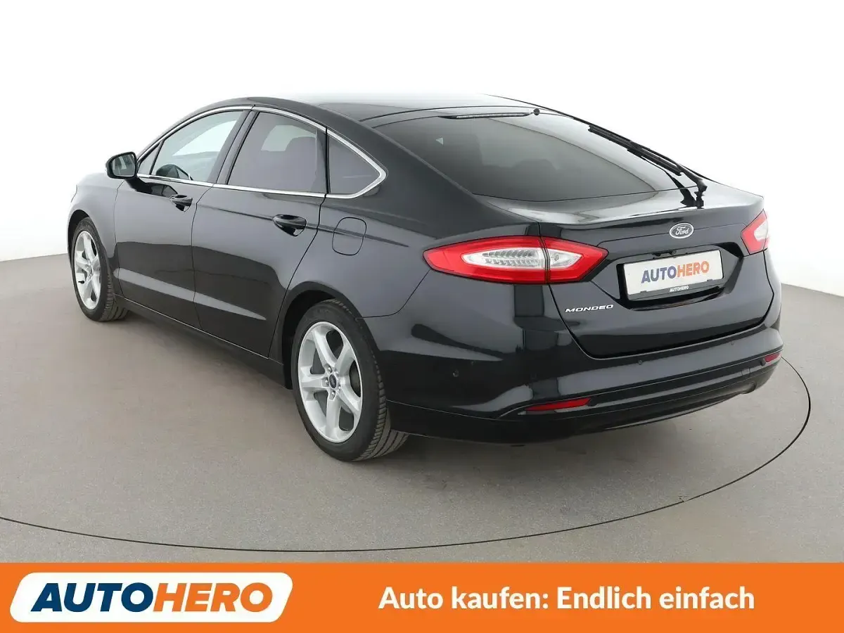 Gebraucht Ford Mondeo Titanium 160 PS (117 kW) 2018 Schwarz Limousine