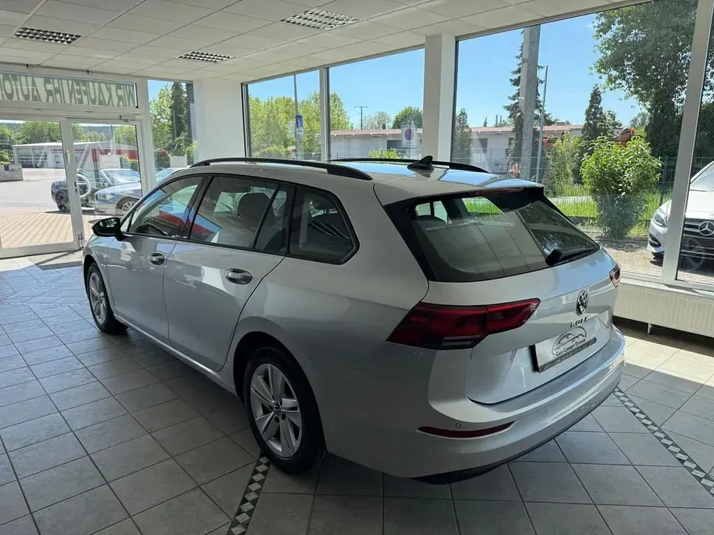 Gebraucht VW Golf VIII Life 116 PS (85 kW) 2023 Silber Kombi