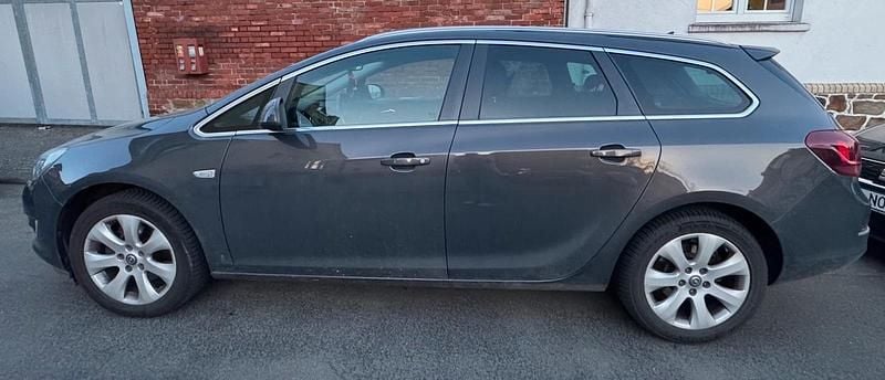 Gebraucht Opel Astra 136 PS (100 kW) 2015 Grau Kombi