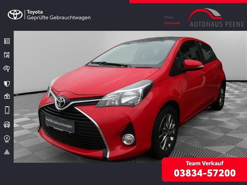 Rot Gebraucht 2017 Toyota Yaris Edition-S Limousine | 9.155 € (Fairer Preis) - Bild 1/4