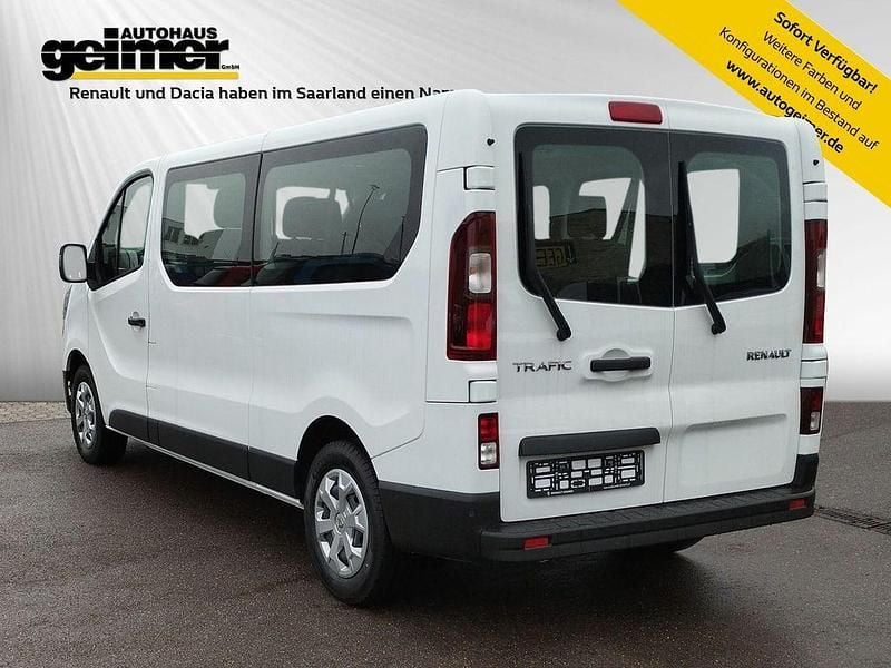 Neu Renault Trafic Life 150 PS (110 kW) 2025 Weiß Van / Kleinbus