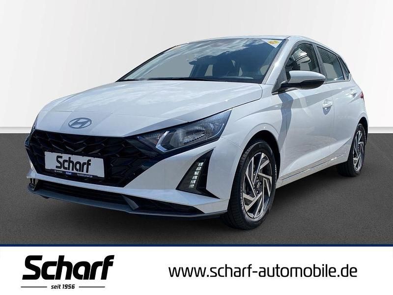 Weiß Neu 2025 Hyundai i20 Trend Limousine | 21.990 € (Guter Preis) - Bild 1/3