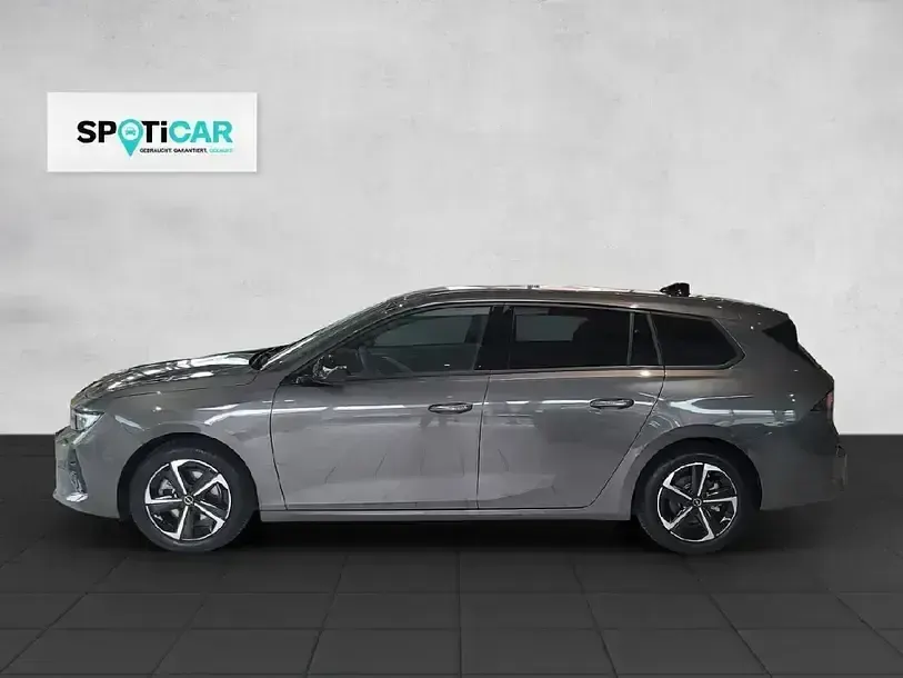 Gebraucht Opel Astra 131 PS (96 kW) 2024 Mondsteingrau Kleinwagen