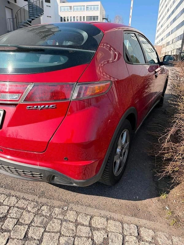 Gebraucht Honda Civic 84 PS (61 kW) 2009 Rot Limousine