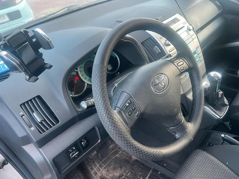 Gebraucht Toyota Corolla Verso 2008 Silber Van / Kleinbus