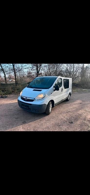 Weiß Gebraucht 2012 Opel Vivaro Van / Kleinbus | 6.000 € (Fairer Preis) - Bild 1/4