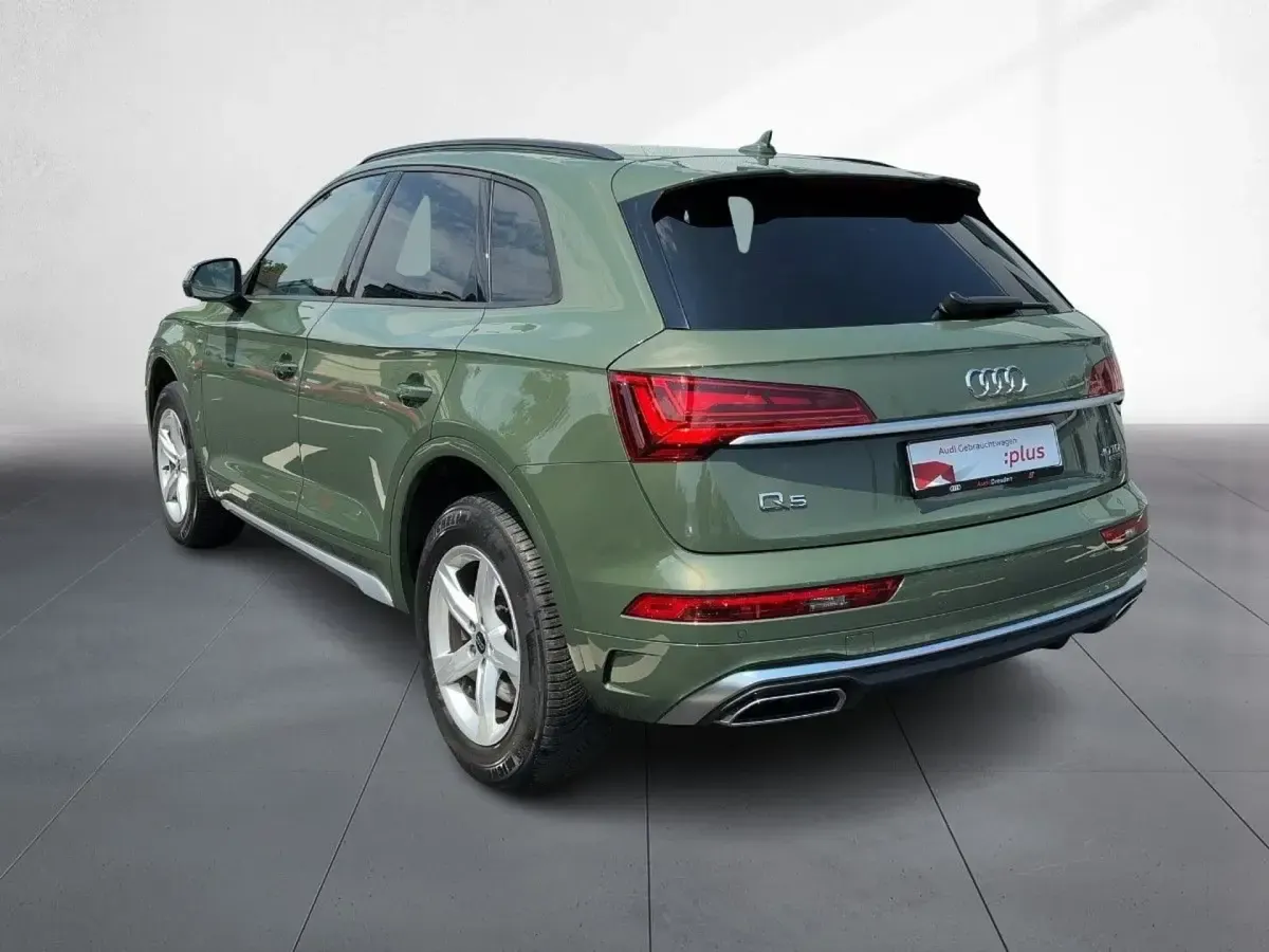 Gebraucht Audi Q5 Basis 204 PS (150 kW) 2024 Distriktgrün metallic SUV