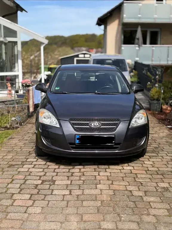 Usado Kia Ceed 109 CV (80 kW) 2008 Gris Utilitario