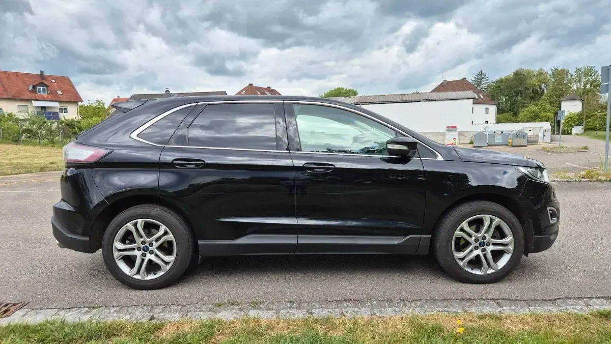 Gebraucht Ford Edge Titanium 209 PS (153 kW) 2016 Schwarz SUV
