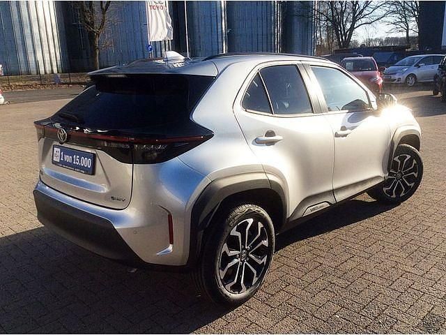 Neu Toyota Yaris Cross 131 PS (96 kW) 2025 Schimmering silber metallic SUV