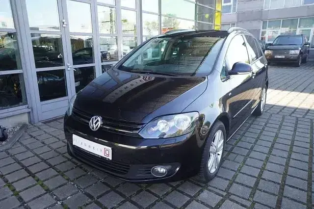 Gebraucht VW Golf VII Match 105 PS (77 kW) 2012 Deep black perleffekt Limousine