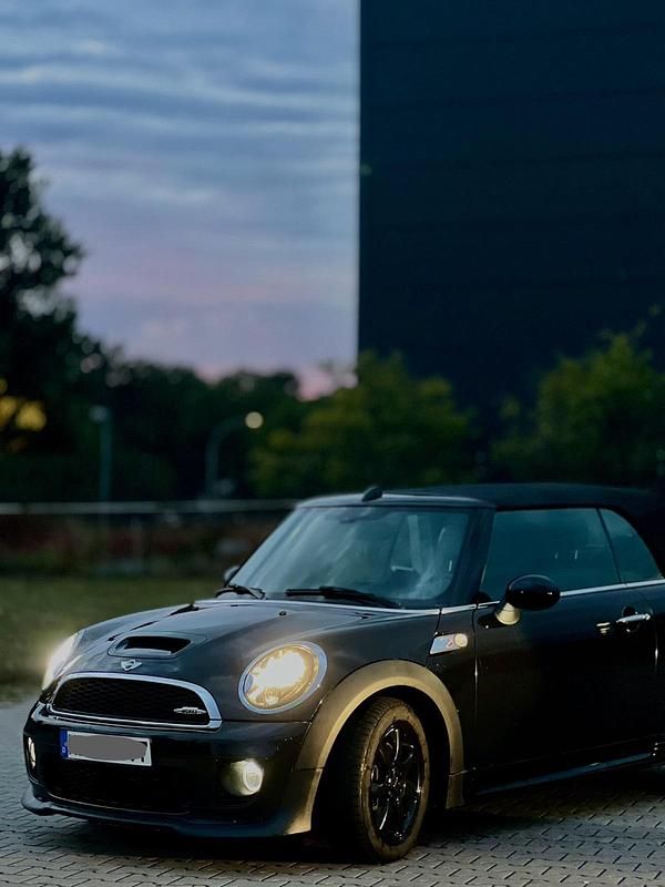 Schwarz Gebraucht 2014 Mini John Cooper Works Cabriolet Cabrio | 10.750 € (Fairer Preis) - Bild 1/4