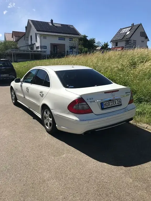 Gebraucht Mercedes E350 AMG 272 PS (200 kW) 2007 Weiß Limousine