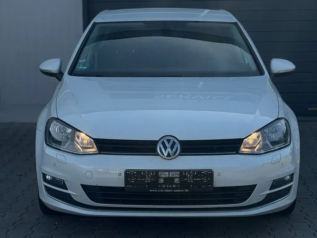 Gebraucht VW Golf VII LOUNGE 110 PS (80 kW) 2016 Weiß Limousine