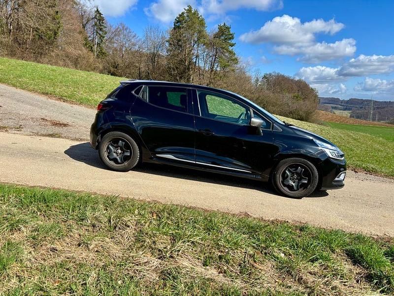 Gebraucht Renault Clio IV LIMITED 118 PS (86 kW) 2017 Schwarz Limousine