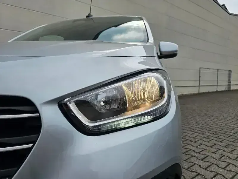 Gebraucht Mercedes T160 102 PS (75 kW) 2023 Silber Van / Kleinbus