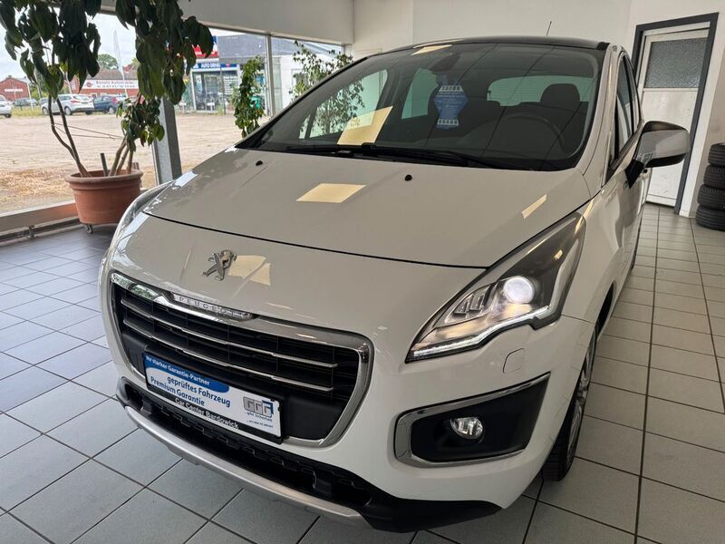Weiß Gebraucht 2015 Peugeot 3008 Style Limousine | 8.480 € (Teuer) - Bild 1/4