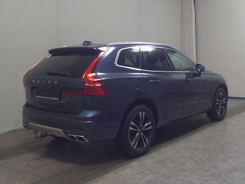 Gebraucht Volvo XC60 Momentum 150 PS (110 kW) 2020 Blau SUV