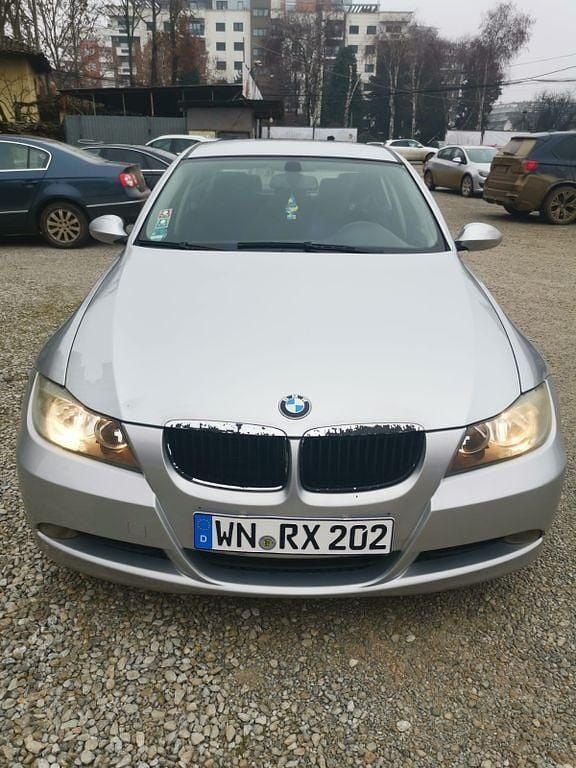 Silber Gebraucht 2005 BMW 320 Limousine | 3.100 € (Fairer Preis) - Bild 1/4