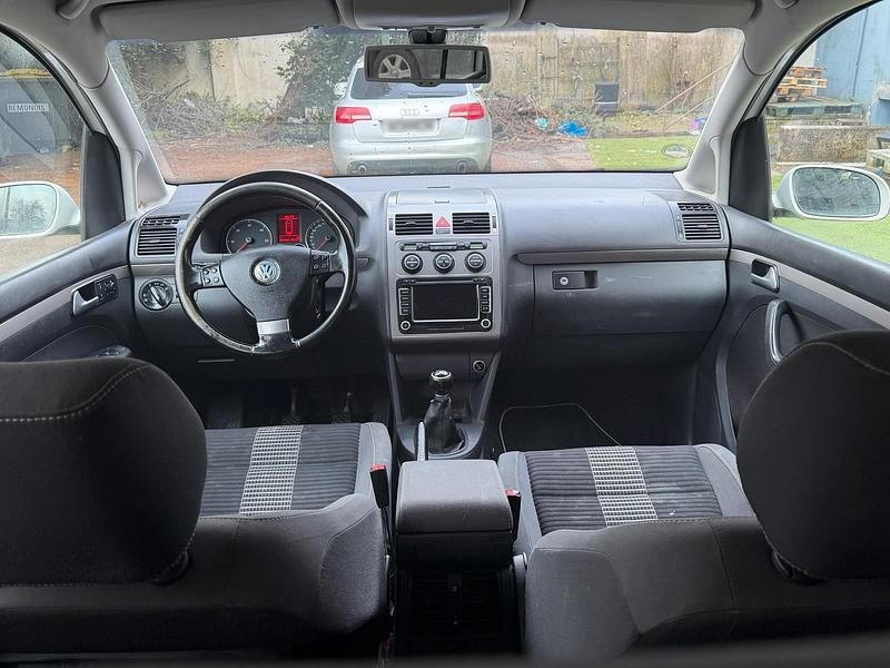 Gebraucht VW Touran 140 PS (102 kW) 2009 Weiß Van / Kleinbus