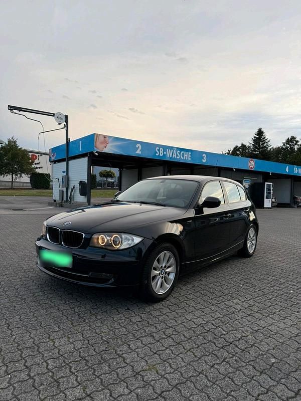 Gebraucht BMW 120 177 PS (130 kW) 2010 Schwarz Kleinwagen