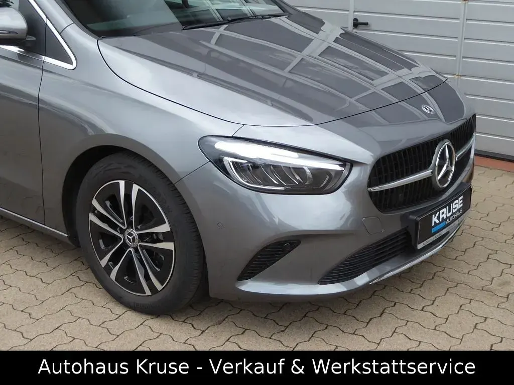 Gebraucht Mercedes B180 Progressive 136 PS (100 kW) 2025 Grau Kleinwagen