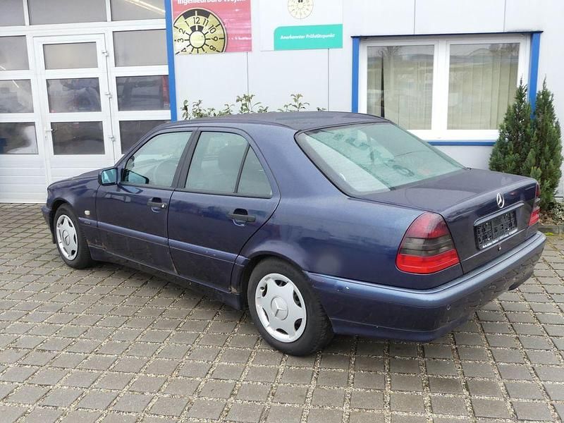 Gebraucht Mercedes C180 122 PS (89 kW) 1999 Blau Limousine