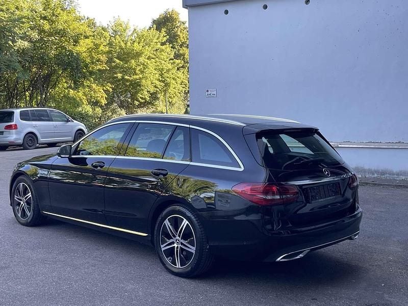 Gebraucht Mercedes C220 Avantgarde 194 PS (142 kW) 2020 Obsidianschwarz Kombi