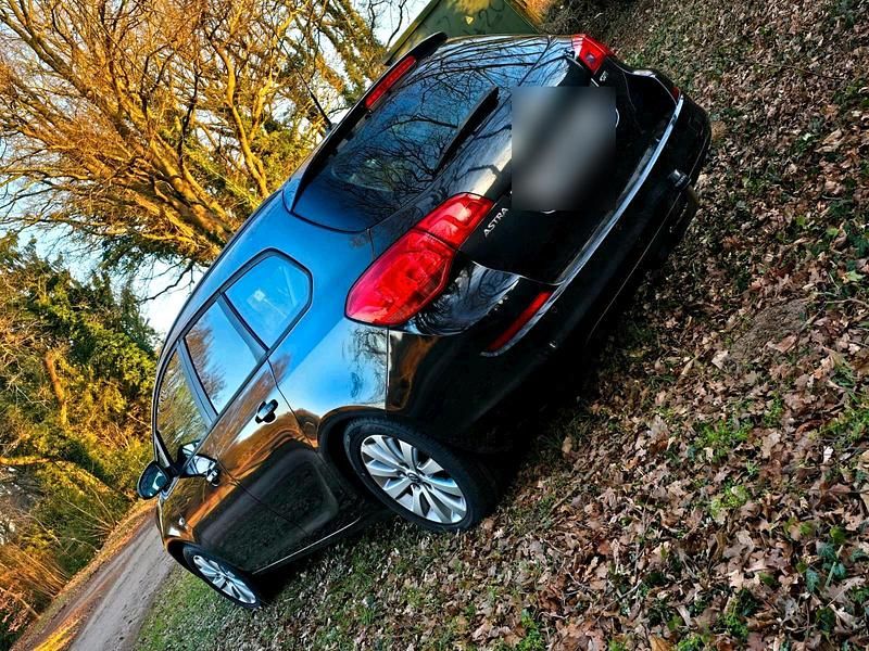Gebraucht Opel Astra 125 PS (91 kW) 2012 Schwarz Kombi