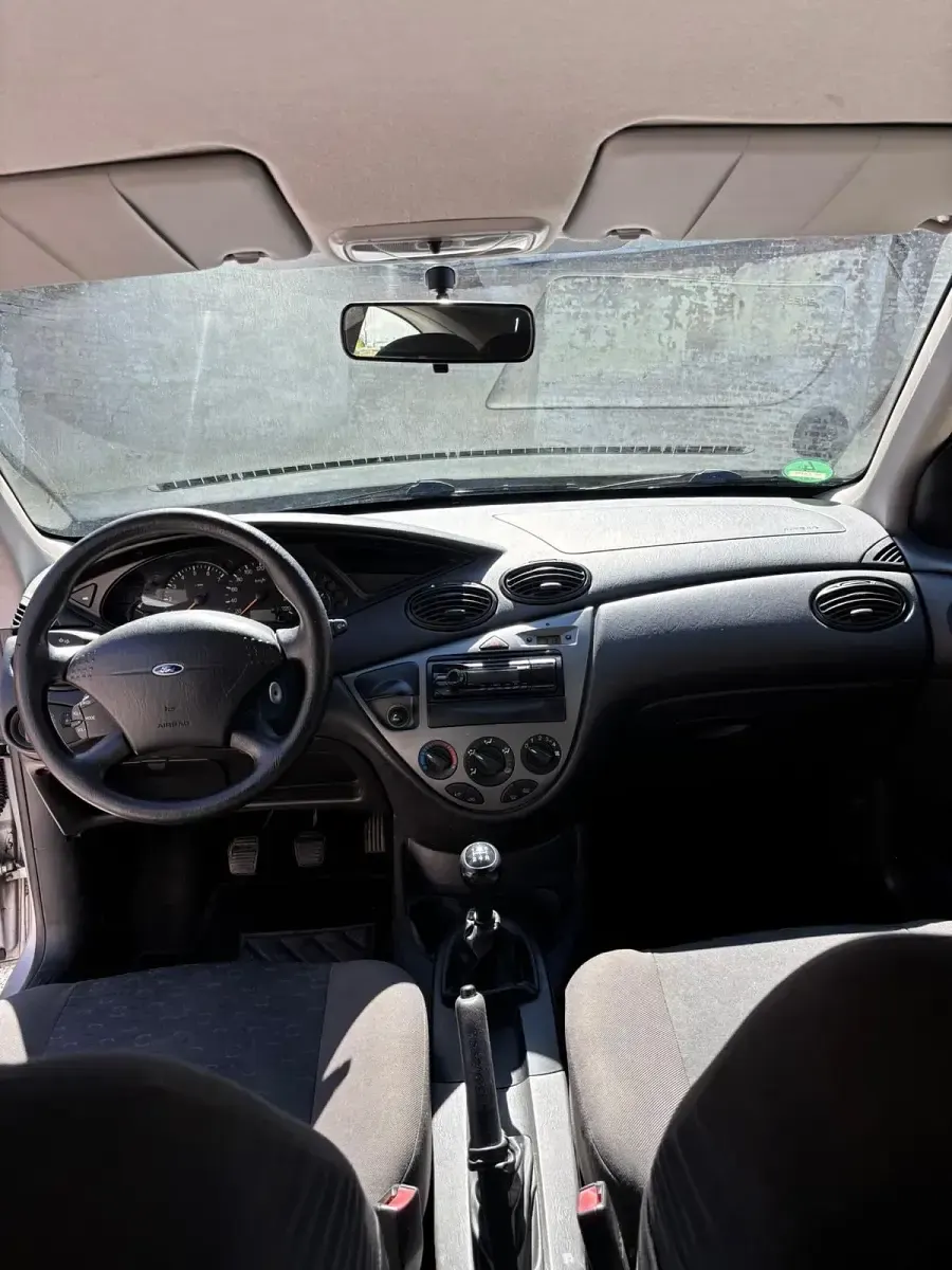 Second-hand Ford Focus 115 CP (84 kW) 2005 Gri Hatchback